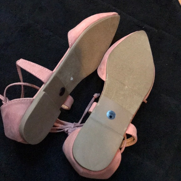 Flats - Picture 3 of 5